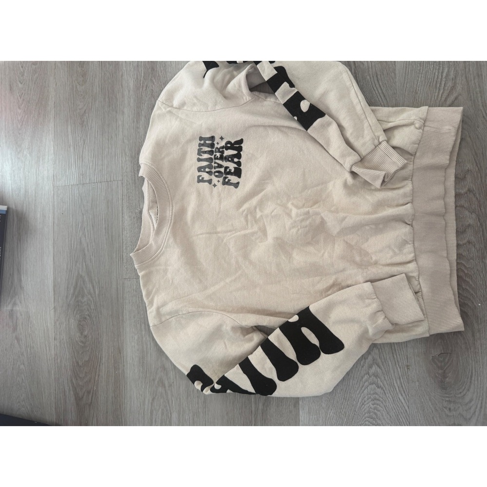 On Fire Faith Over Fear Sweatshirt Medium Cream Joshua 1:5 Graphic Crewneck